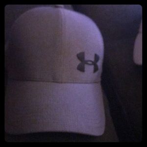 Men’s under armor baseball cap/golf hat